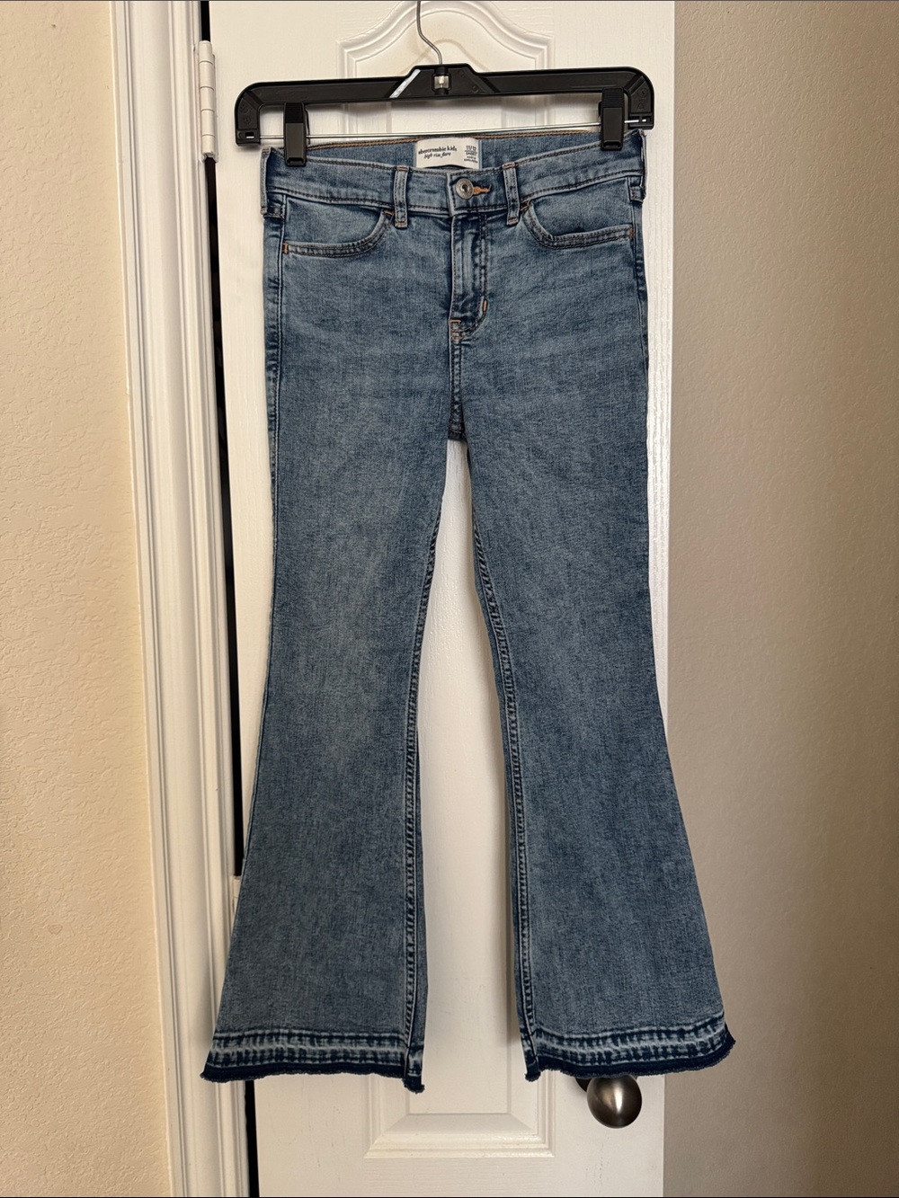 Abercrombie & Fitch kids girls high rise flare jeans sz 11/12 Short